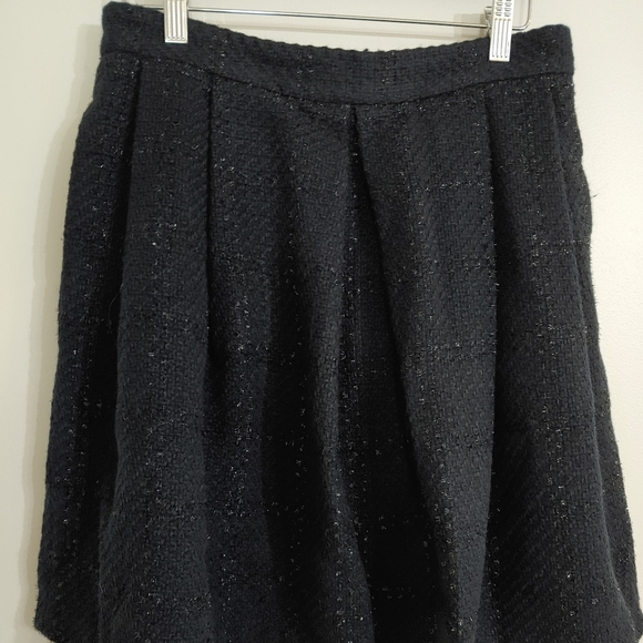 Dark navy pleated skirt - Picture 2 of 2